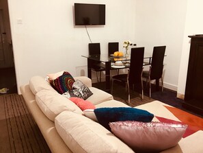 ベーシック シングルルーム | リビングルーム | スマートテレビ