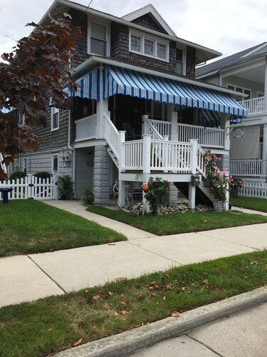 OCNJ Gold Coast beach home, Pet friendly, 9 houses from the beach and boards! 