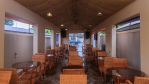Dining - Hotel D'Azur (Port Harcourt)