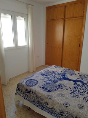 1 bedroom, iron/ironing board, bed sheets - Apartment with sea views in the center of Conil. (Conil de la Frontera)