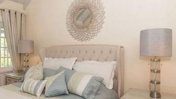 4 bedrooms, iron/ironing board