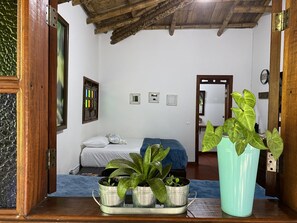 Habitació Comfort (H2) | Habitacions insonoritzades, planxa i posts de planxar i roba de llit