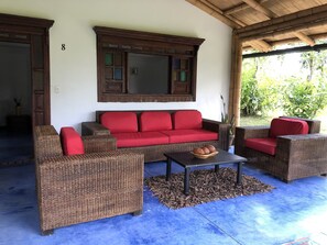 Exclusive Cottage | Living area | Flat-screen TV - Finca Hotel Brasilia (La Tebaida)