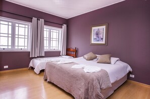 Minibar, fer et planche à repasser, Wi-Fi gratuit, draps fournis