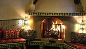 Fireplace - Tigmi Dar Samy (Bine el Ouidane)