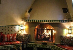 Fireplace - Tigmi Dar Samy (Bine el Ouidane)
