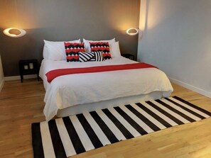 2 bedrooms, desk, iron/ironing board, travel crib