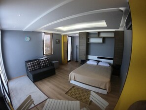 Hypo-allergenic bedding, Tempur-Pedic beds, free minibar items - R&M Hotel (Batumi)