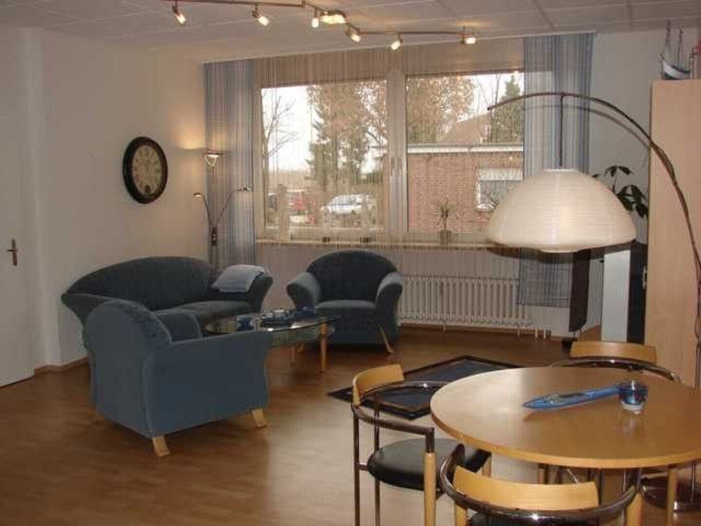 TV, libri, videoteca, impianto stereo