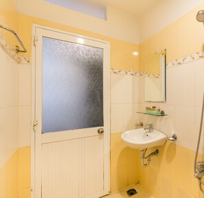 Bathroom | Shower, rainfall showerhead, free toiletries, slippers