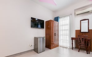Minibar, individually furnished, blackout curtains, iron/ironing board - Happy Home (Ho Chi Minh City)