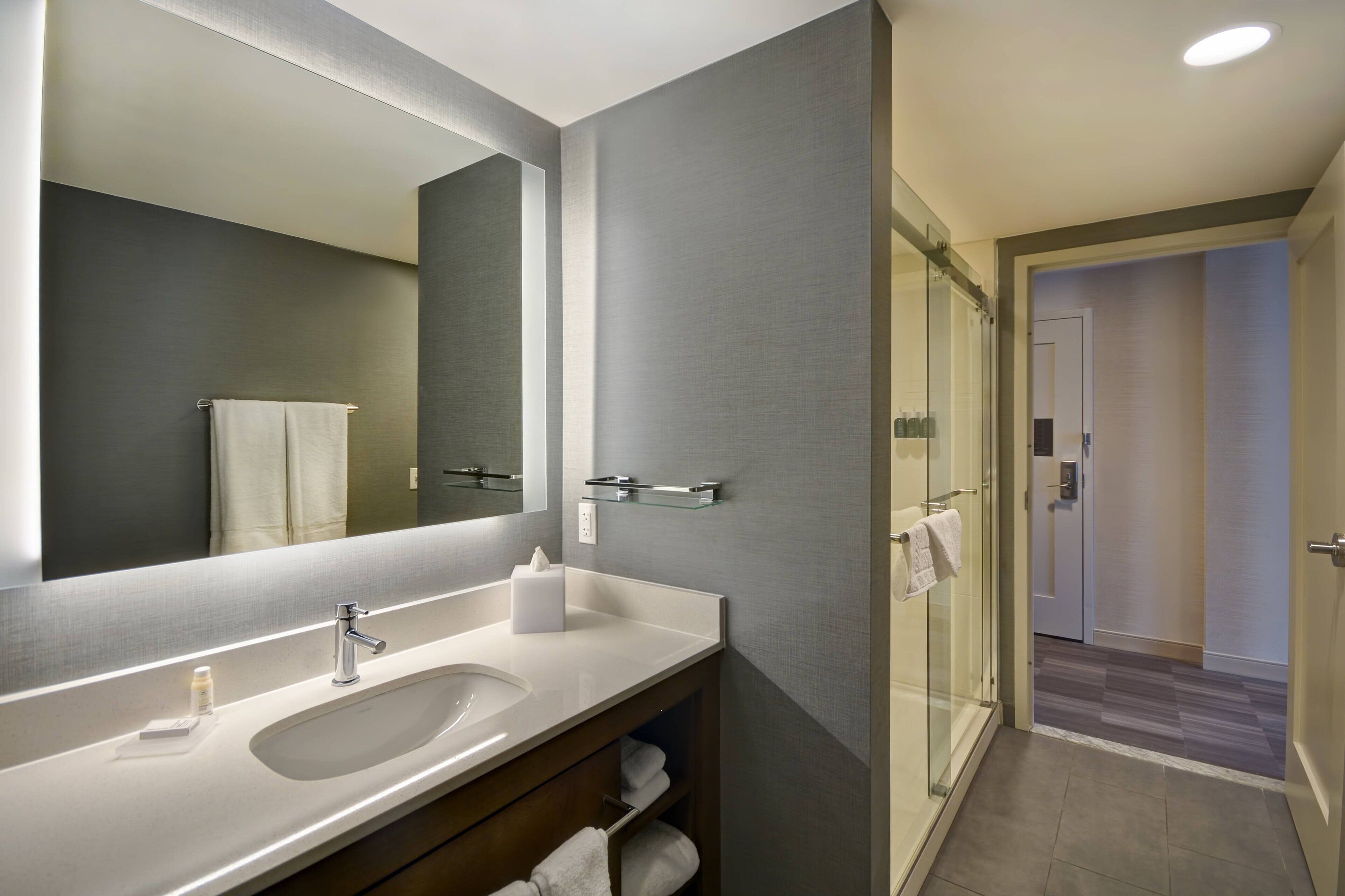 suite, 1 bedroom, balcony | bathroom | designer toiletries, hair dryer, towels, soap