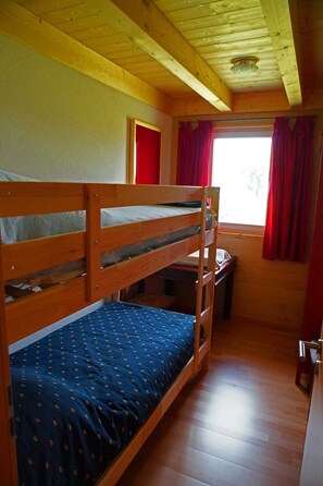 3 habitaciones y cuna de viaje 