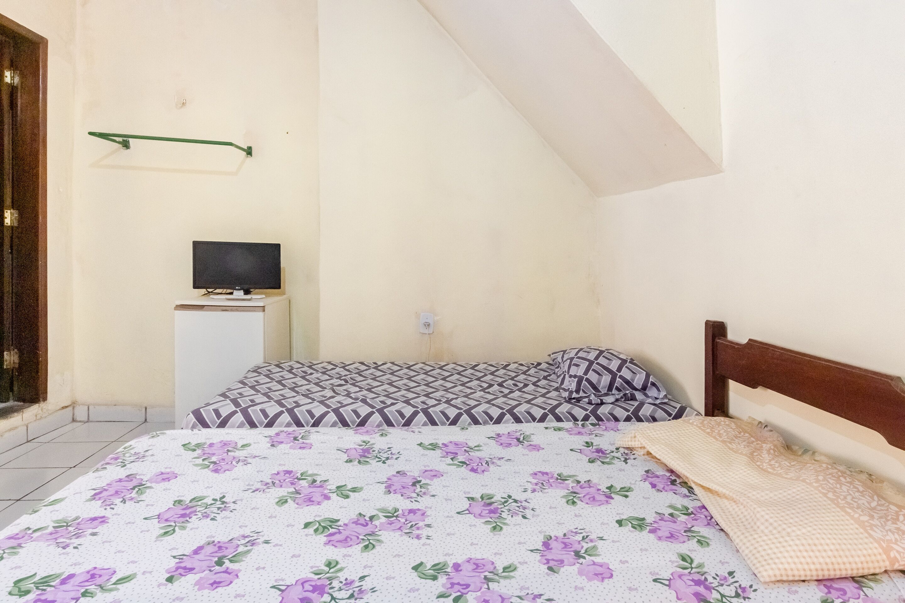 triple room, multiple beds | 1 bedroom, minibar, free wifi, bed sheets