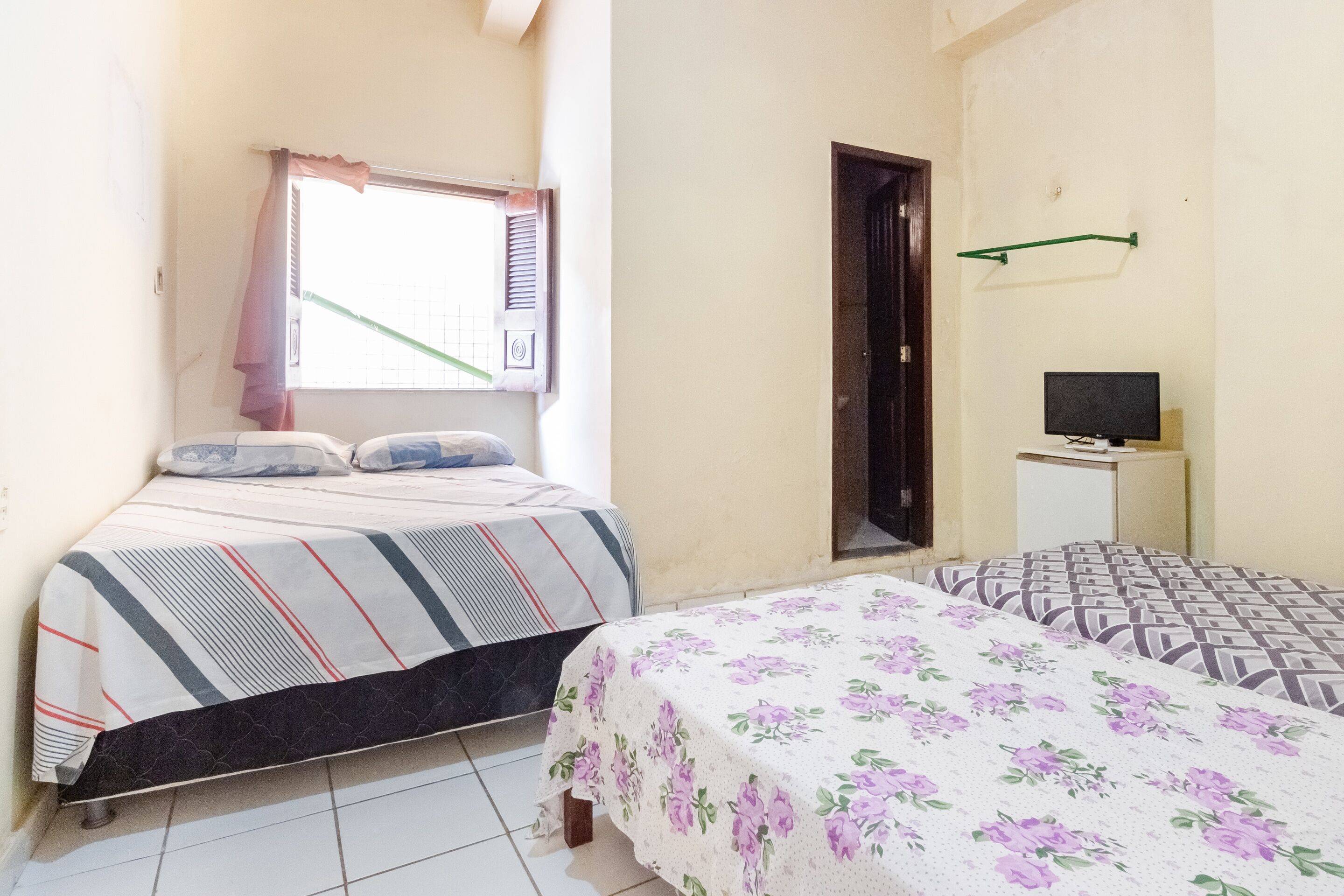 triple room, multiple beds | 1 bedroom, minibar, free wifi, bed sheets
