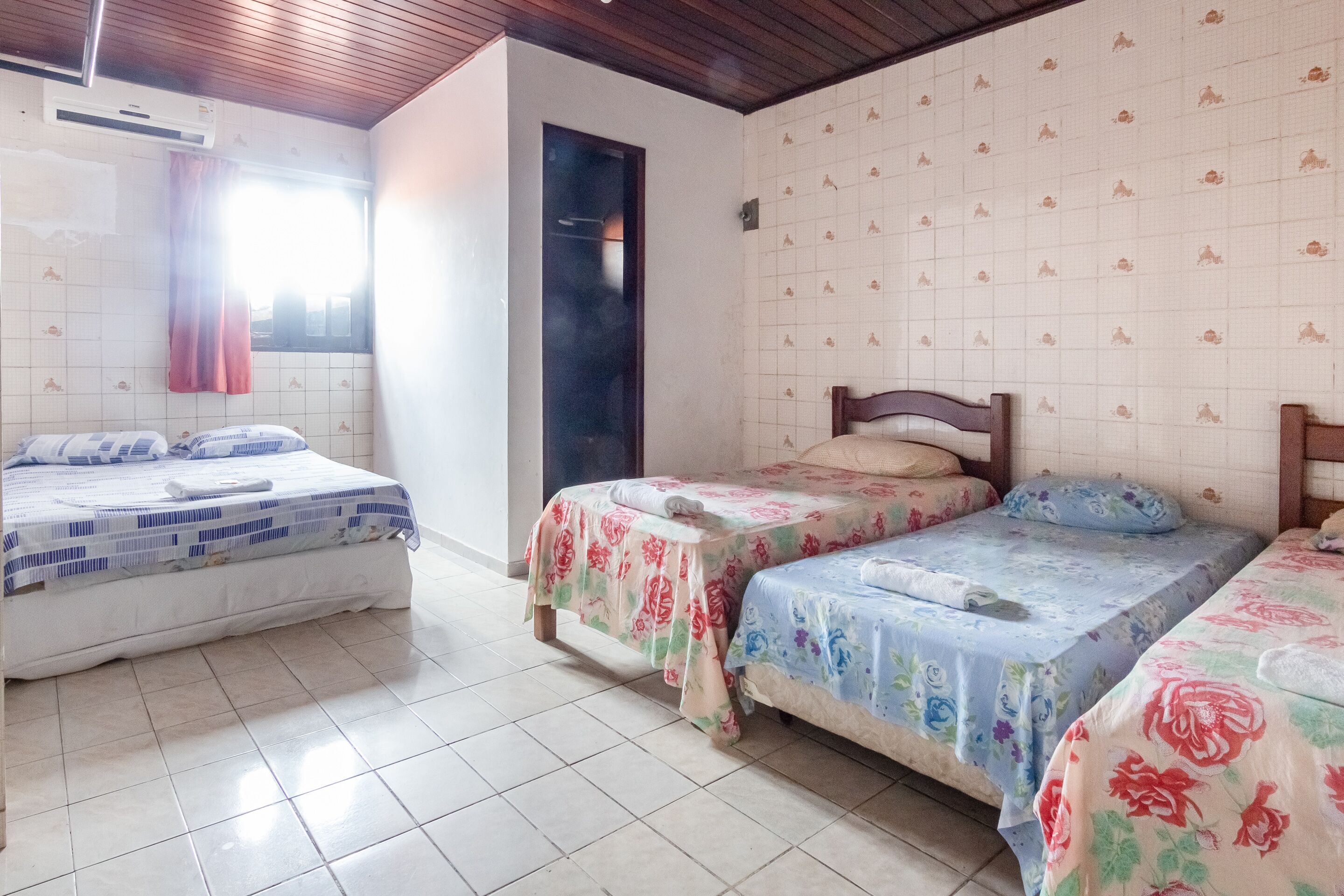 1 bedroom, minibar, free wifi, bed sheets