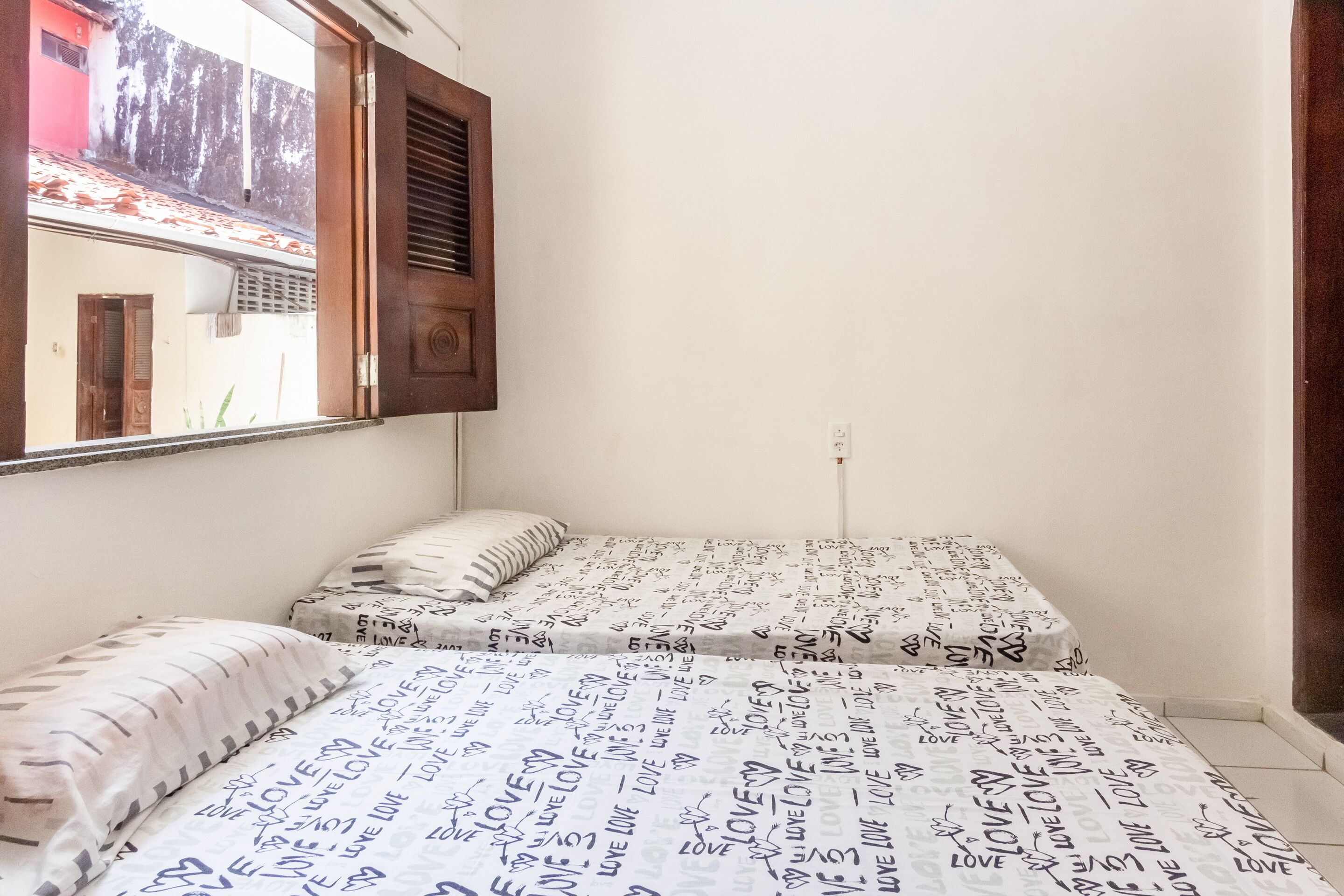 twin room | 1 bedroom, minibar, free wifi, bed sheets