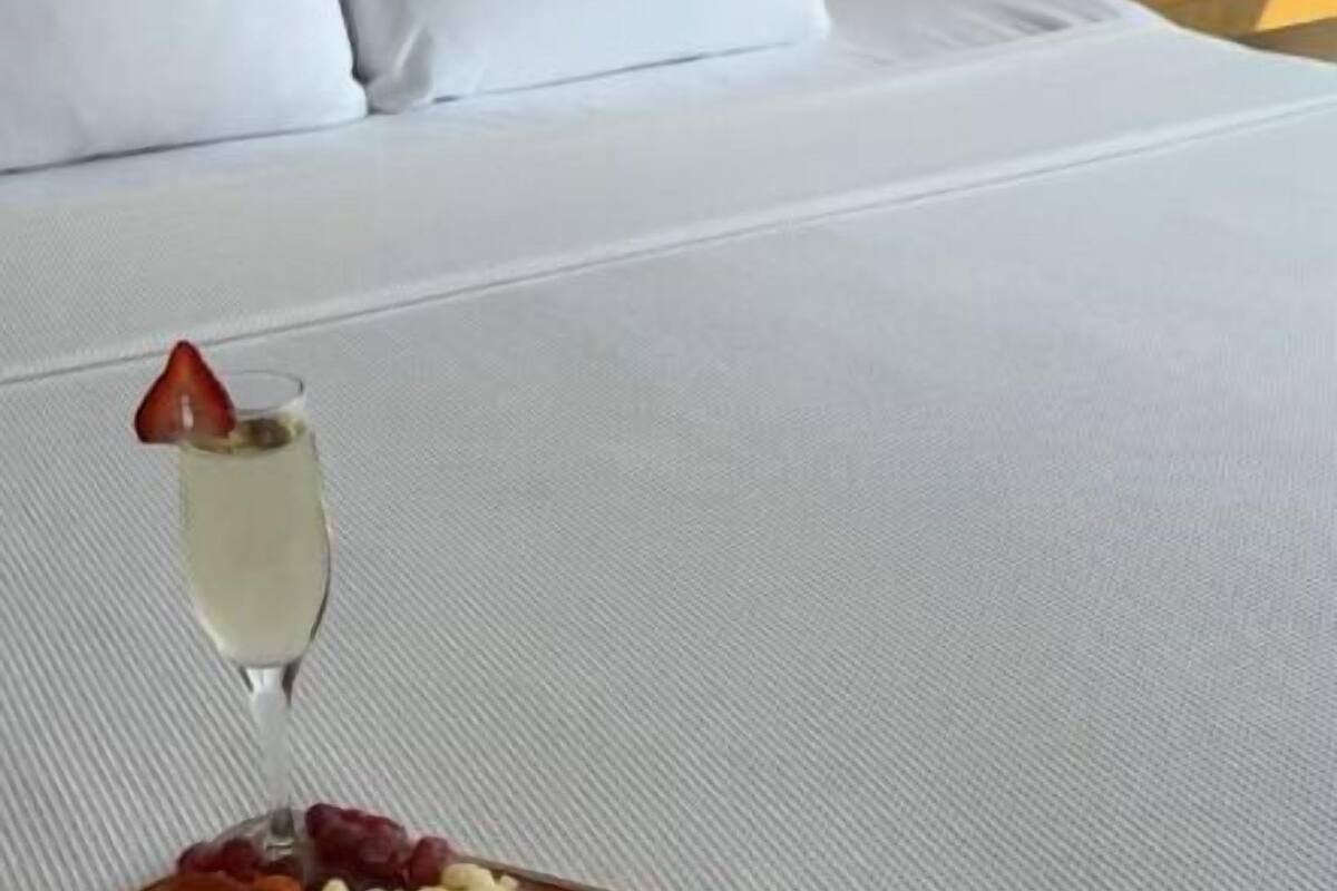 room, 1 king bed with sofa bed (high floor) | 1 bedroom, individually decorated, individually furnished, desk