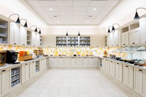 Free daily continental breakfast  - Hyatt Place Atlanta Centennial Park (Atlanta)