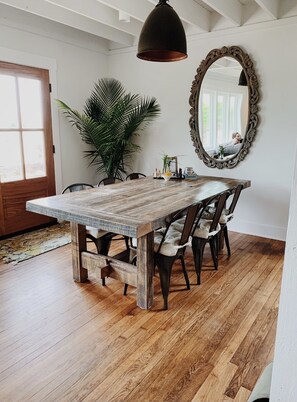 Dining - BEACH Front w/ HOT TUB🔥 Mid Century Home! (Norfolk)