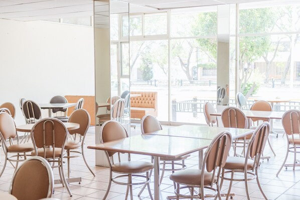 Breakfast served - OYO Hotel Italia (Aguascalientes)