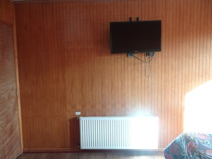 Single Room | Premium bedding, desk, laptop workspace, blackout drapes - Hostal Santa Fe (Castro)
