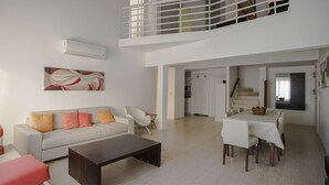 Standard Duplex, 3 Bedrooms | In-room safe, blackout drapes, WiFi (free), bed sheets - Departamentos SEA POINT By D&G (Carilo)
