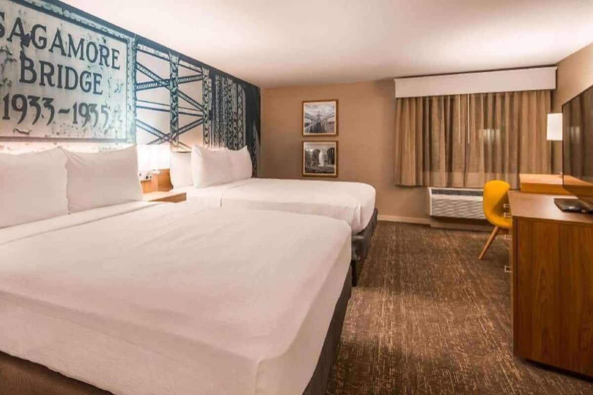 Ropa de cama de alta calidad y escritorio