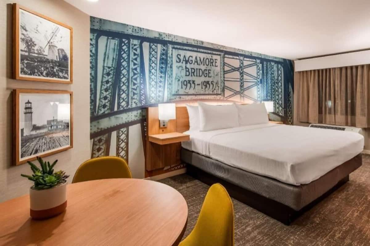 Ropa de cama de alta calidad y escritorio