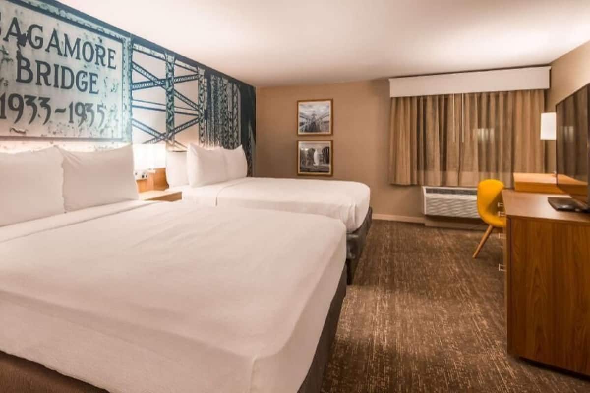 Ropa de cama de alta calidad y escritorio
