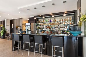 Bar (on property) - Executive Residency by Best Western Calgary City View North (Calgary)