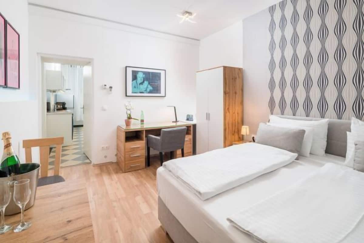 1 chambre, literie hypoallergénique, coffre-fort, bureau