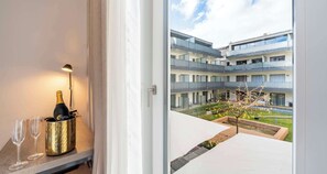 Habitació estàndard, 1 llit de matrimoni | Habitacions insonoritzades, planxa i posts de planxar i wifi gratuïta 