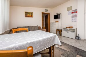 Apartment (A2) | Dining - Apartment Kucinic (Rogoznica)