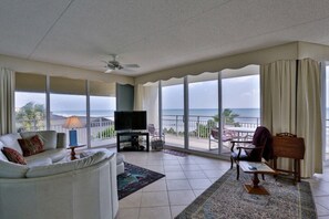 TV, DVD player - Perfect for Large Family or 2 families, Oceanfront w Ocean Views Heated Pool (New Smyrna Beach)