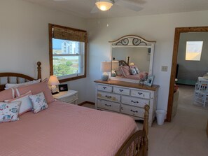 3 bedrooms, iron/ironing board, travel crib, free WiFi