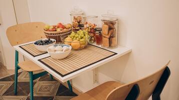 Fridge, microwave, espresso maker, coffee/tea maker