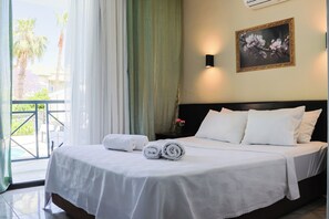 Desk, free WiFi, bed sheets - Belsea Otel (Kemer)