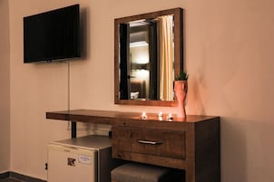 Desk, free WiFi, bed sheets