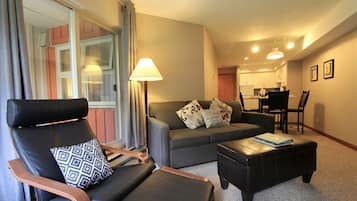 Standard Condo, 1 Bedroom, Ground Floor | Living area | TV