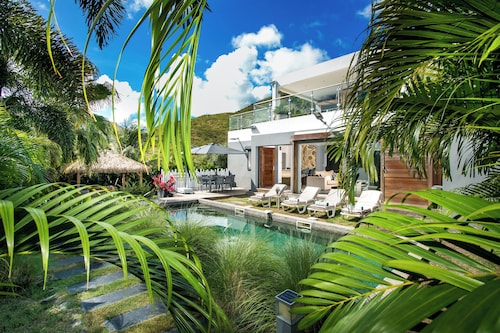 Paradise is here! private pool & tropical garden
Good Vibes and best vacation !