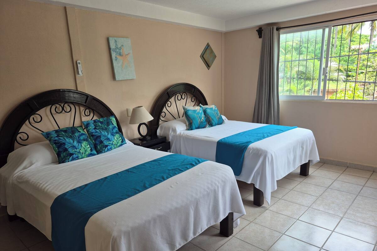 In-room safe, WiFi (free), bed sheets