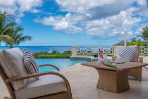 Pool - Villa Aquilae (Weston)