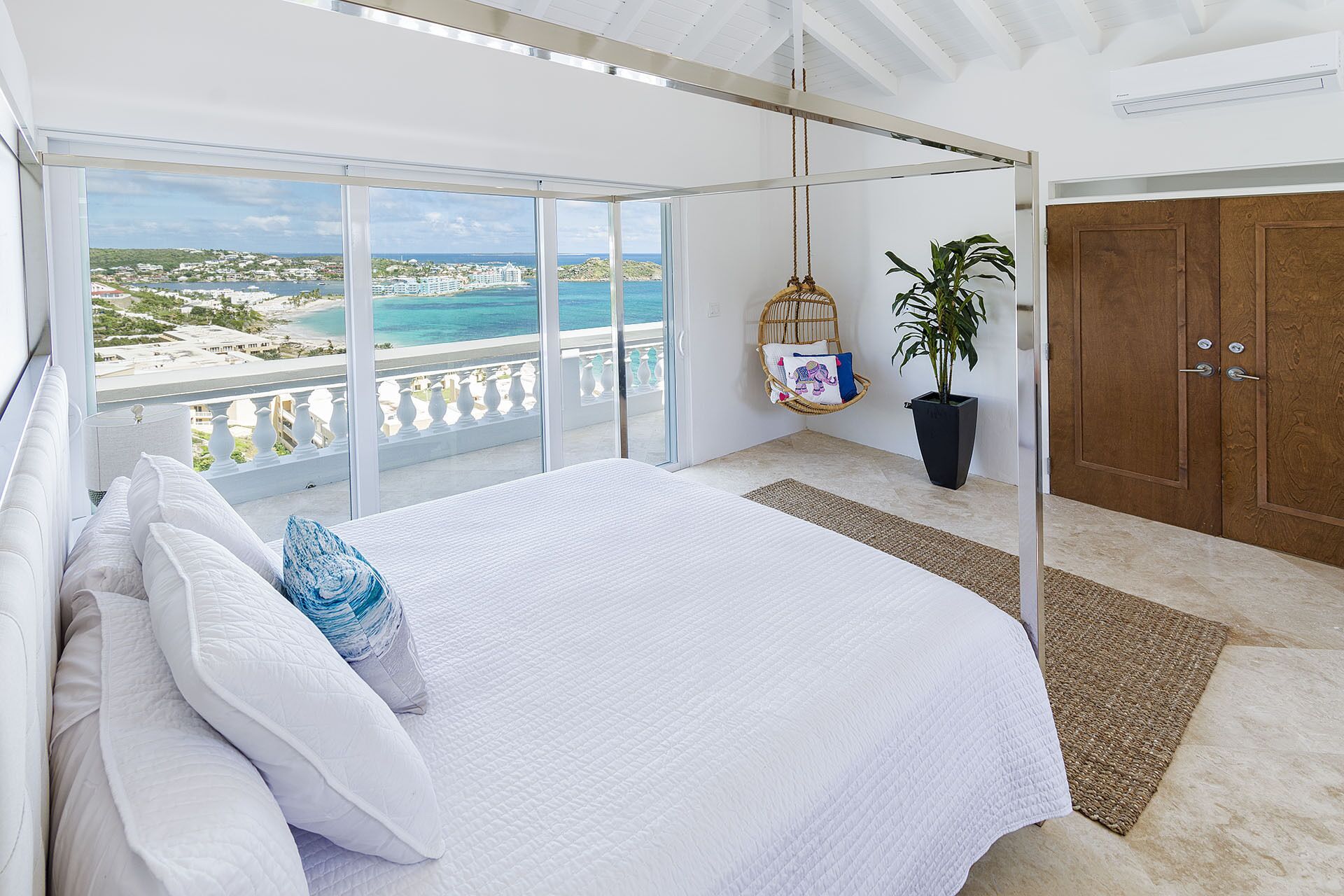6 bedrooms, in-room safe, iron/ironing board, travel crib