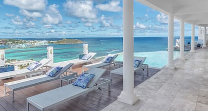 Luxury Villa, Walk to beach, BRAND NEW 55KW BACKUP GENERATOR