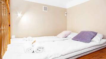 1 habitación, tabla de planchar con plancha, wifi y ropa de cama