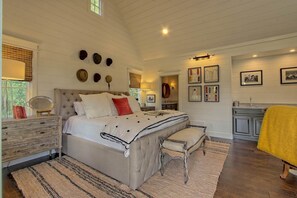 Iron/ironing board, free WiFi, bed sheets - Derby Cottage at Julep Farms (Dillard)
