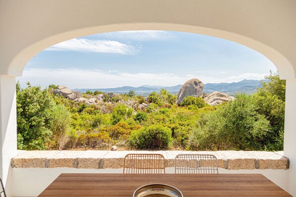 تناول الطعام بالخارج