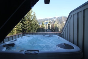 Private spa tub - Sunpath Condos by Whistler Retreats (Whistler)