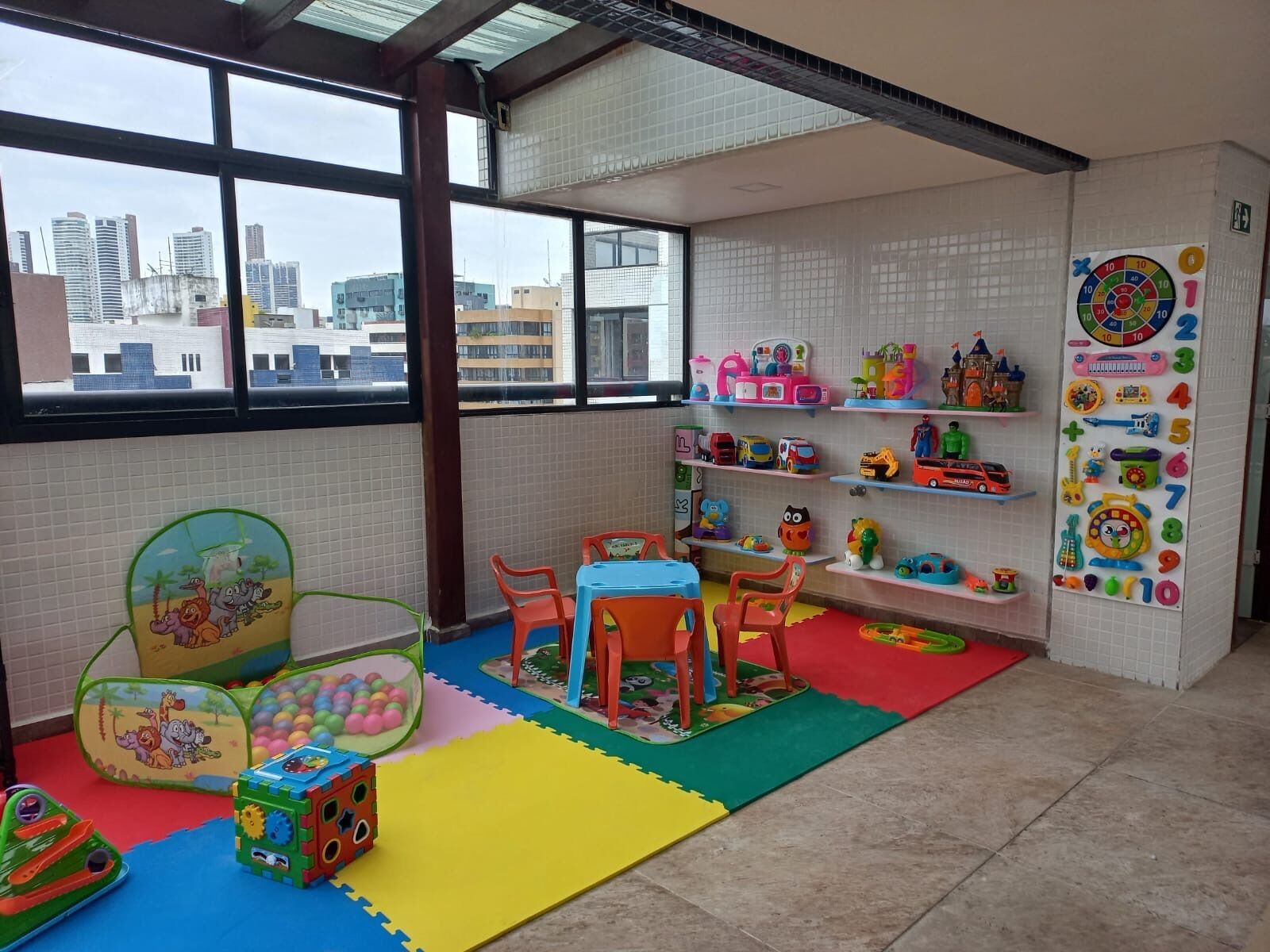 32-inch TV with cable channels